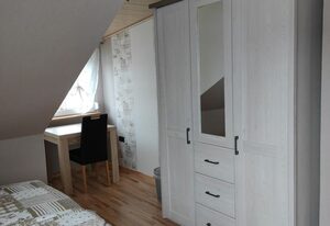 Guhl, Privatzimmer – Nichtraucher-DZ, Dusche, WC, 1 Zimmer, Souterrain