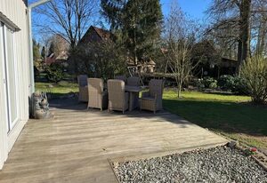 Zur schönen Rosenblüte, Ferienhaus – FH,140m²,2xDU/WC/1DZ,1VBZ,1EZ,Schlafsofa.,EG/OG