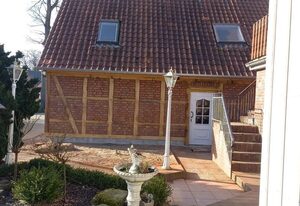 Zur schönen Rosenblüte, Ferienhaus – FH,140m²,2xDU/WC/1DZ,1VBZ,1EZ,Schlafsofa.,EG/OG