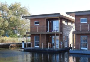 FLOATING HOUSES - "schwimmende Ferienhäuser" in Barth - Haus 3
