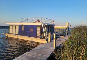 Hausboot "Fjordblik" in Barth – Hausboot "Fjordblik" -komfortables schwimmendes Ferienhaus im Barther Yachthafen