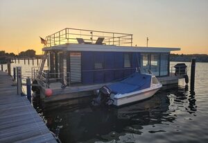 Hausboot "Fjordblik" in Barth – Hausboot "Fjordblik" -komfortables schwimmendes Ferienhaus im Barther Yachthafen