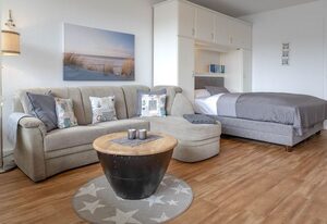 Strandburg – Am Strand: Großzügige 1-Raumwohnung für 2 Personen.