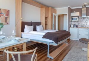 Ornum 17 – Haus Ornum: Modernes 1-Zimmerappartement mit Schwimmbad