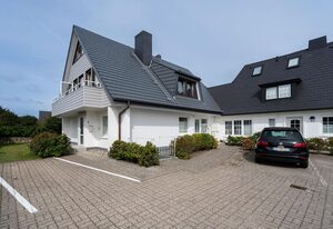 SyltOase – 3-Zimmer App. für 4 Personen mit Terrasse, Stellplatz, WLAN. Haustier erlaubt.