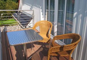 Ferienhaus mit Terrasse und Balkon