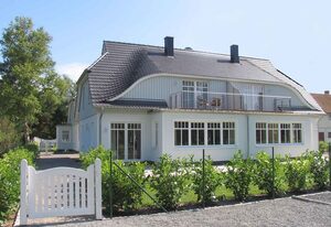 Ferienhaus mit Terrasse und Balkon