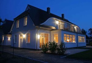 Ferienhaus mit Terrasse und Balkon