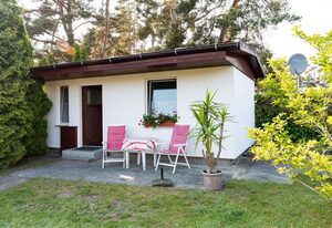 Bungalow mit Terrasse und Garten