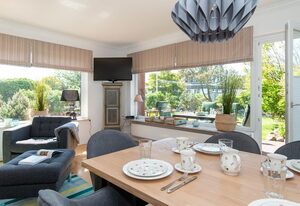 Haus 32 – Stadt- und strandnahes Haus für bis zu 5 Pers., Terrasse, PKW-Stellplatz, WLAN.