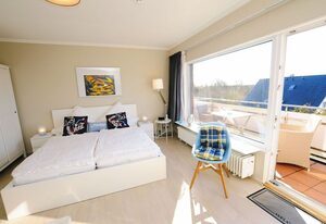 Seestern – Helles App. für 2 Pers. - Balkon, Stellplatz, WLAN. Haustiere erlaubt.