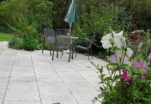Doppelhaushälfte in idyllischer Dorflage, separater Eingang – Ferienwohnung