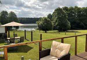 Komfortables Ferienhaus mit direktem Seeblick