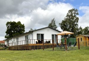 Komfortables Ferienhaus mit direktem Seeblick