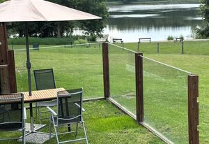 Komfortables Ferienhaus mit direktem Seeblick