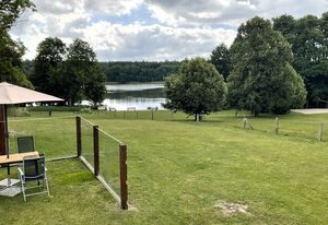 Komfortables Ferienhaus mit direktem Seeblick