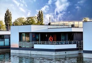 Floating Hideaway- Coco de Mer