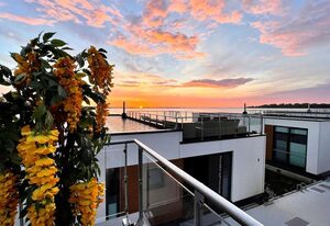 Floating Hideaway- Coco de Mer