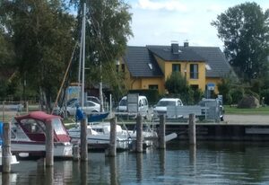 Ferienhaus am Bodden 50m vom Saaler Bodden entfernt