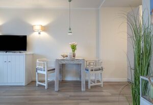 Sonne & Meer – 1-Zimmer-Wohnung am Strand, Balkon, Stellplatz & eigenem Strandkorb
