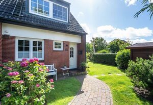 Meeresgarten – Modernes Haus für 6 Pers. mit Terrasse, PKW-Stellplatz, WLAN, Haustiere erlaubt.