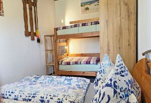 Ferienhaus am Wiesengrund auf Rügen- familienfreundlich mit Terrasse und Grill