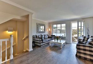 Ferienwohnung Pebbles – 3-Zimmer App. für 4 Personen mit Terrasse, Stellplatz, WLAN. Haustiere erlaubt.