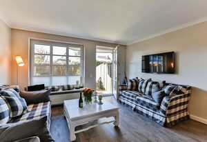 Ferienwohnung Pebbles – 3-Zimmer App. für 4 Personen mit Terrasse, Stellplatz, WLAN. Haustiere erlaubt.
