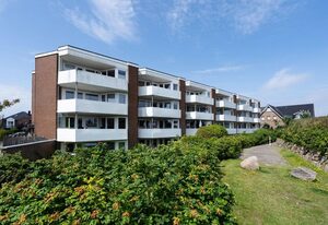Pepe – Modernes 2-Zimmer App. mit Balkon, PKW-Stellplatz, WLAN. Haustiere erlaubt.