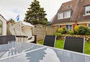 Neue Liebe – Modernes Haus für 6 Pers. mit Terrasse, PKW-Stellplatz, WLAN. Haustiere erlaubt.