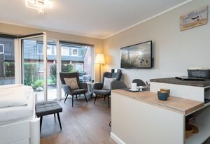 Sylter Rose – Modernes 1-Zimmer App. mit Terrasse, PKW-Stellplatz, WLAN. Haustiere erlaubt.