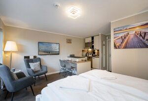 Sylter Rose – Modernes 1-Zimmer App. mit Terrasse, PKW-Stellplatz, WLAN. Haustiere erlaubt.