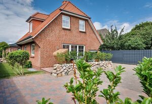 Sylt Seascape I – Zentraler Luxus Bungalow für 4 Personen mit Sauna, Garten, PKW-Stellplatz, WLAN.