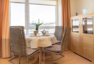 Kurt`s Island – In der Friedrichstraße: 2,5 Zimmerappartement mit Balkon
