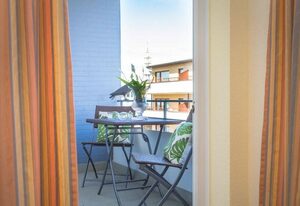 Kurt`s Island – In der Friedrichstraße: 2,5 Zimmerappartement mit Balkon