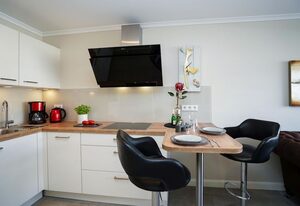 Friedrichstraße – Modernes und zentrales 2-Zimmer App. mit Balkon, WLAN. Haustiere erlaubt.