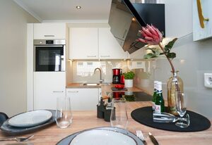 Friedrichstraße – Modernes und zentrales 2-Zimmer App. mit Balkon, WLAN. Haustiere erlaubt.