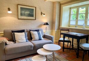 Kiebitz – Schönes 2-Zimmer App. mit Terrasse, PKW-Stellplatz, WLAN. Haustiere erlaubt.
