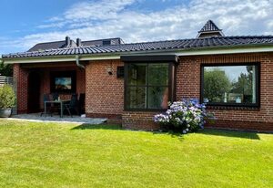Lerchenweg Bungalow – Gemütliches 3-Zimmer App. für 3-4 Pers. mit Terrasse, PKW-Stellplatz, WLAN.