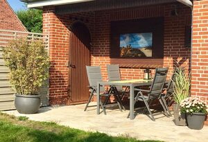 Lerchenweg Bungalow – Gemütliches 3-Zimmer App. für 3-4 Pers. mit Terrasse, PKW-Stellplatz, WLAN.