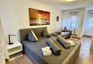 Zimmervermietung Rehn – *kuschelige Wohnung unterm Dach *