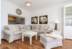 Seeblick – Modernes und zentrales App. für 2 Pers. mit Balkon, PKW-Stellplatz, WLAN.