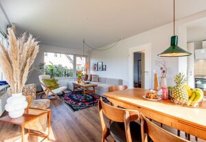 Uthland am Strand – Strandnahe Ferienwohnung für 5 Pers. mit Garten, WLAN. Haustiere erlaubt.