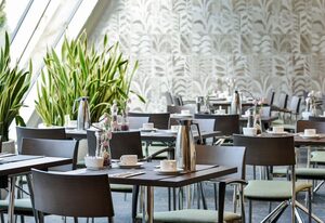 Dorint Hotel Dresden – Doppelzimmer Standard, Badewanne