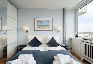Himmelblau – Modern renovierte, zentrale Whg. inkl. PKW-Stellplatz, WLAN. Haustiere erlaubt.
