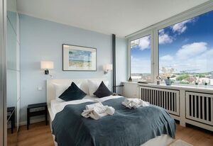 Himmelblau – Modern renovierte, zentrale Whg. inkl. PKW-Stellplatz, WLAN. Haustiere erlaubt.