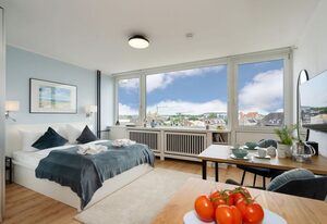 Himmelblau – Modern renovierte, zentrale Whg. inkl. PKW-Stellplatz, WLAN. Haustiere erlaubt.