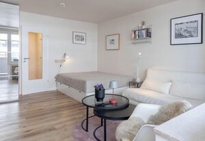 FRAUENZIMMER - Suite No. 7