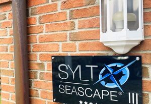 Sylt Seascape III – Zentrales Luxus Haus für 4 Pers. mit Sauna, Garten, 2 PKW-Stellplätzen, WLAN.