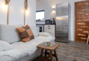 Butter bei die Fische – Strand & Citylage, moderne Suite mit Schwimmbad u. Stellplatz